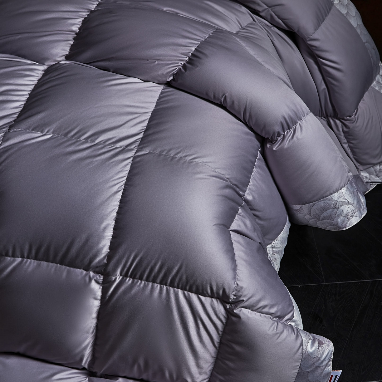 91家纺网 家纺一手货源 找家纺 暖羽屋羽绒馆 2025新款莱赛尔 95白鸭绒被芯 鸭绒被子 婚庆双人被 绣花羽绒被 冬被被子被芯 罗玛 紫