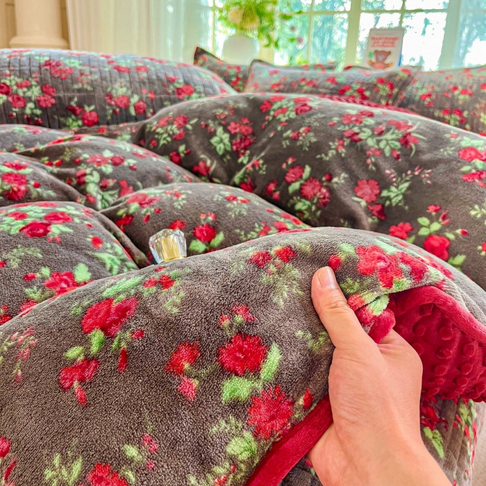 91家纺网 家纺一手货源 找家纺 （总）尚美 2025新款豆豆绒高克重床盖被套四件套