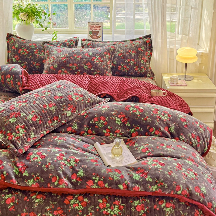 91家纺网 家纺一手货源 找家纺 尚美 2025新款豆豆绒高克重床盖被套四件套 小美好