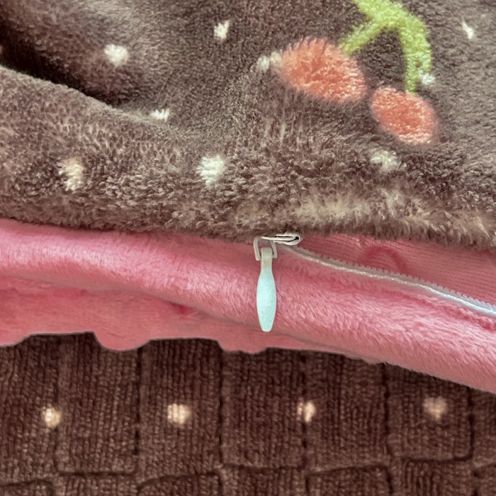 91家纺网 家纺一手货源 找家纺 尚美 2025新款豆豆绒高克重床盖被套四件套 波点樱桃