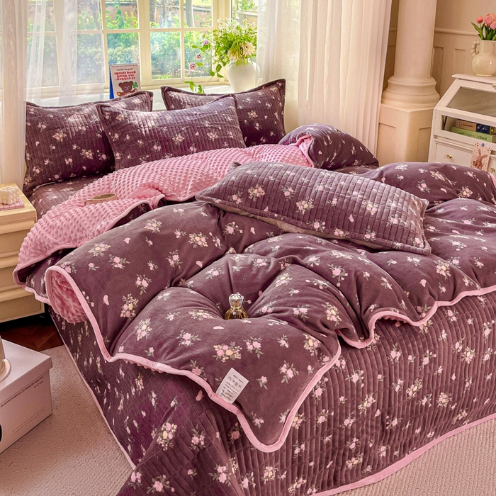 91家纺网 家纺一手货源 找家纺 尚美 2025新款豆豆绒高克重床盖被套四件套 花蕾