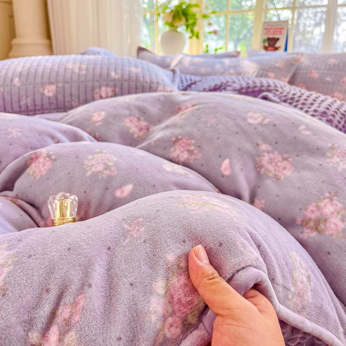 91家纺网 家纺一手货源 找家纺 尚美 2025新款豆豆绒高克重床盖被套四件套 花梦