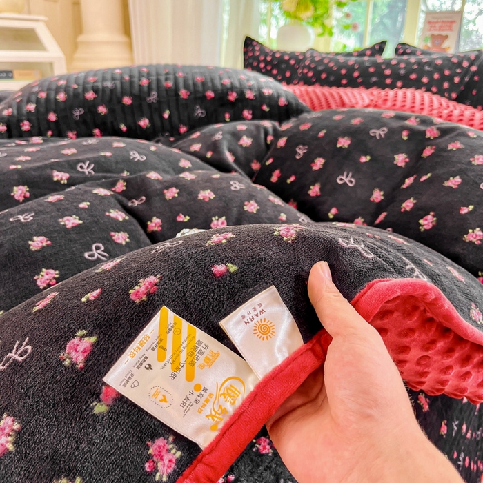 91家纺网 家纺一手货源 找家纺 尚美 2025新款豆豆绒高克重床盖被套四件套 花田