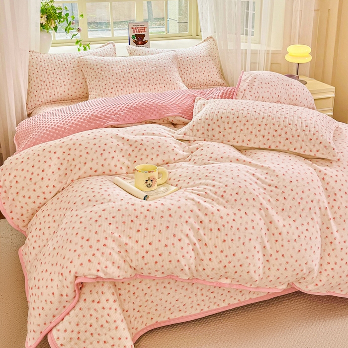 91家纺网 家纺一手货源 找家纺 尚美 2025新款豆豆绒高克重床盖被套四件套 花园
