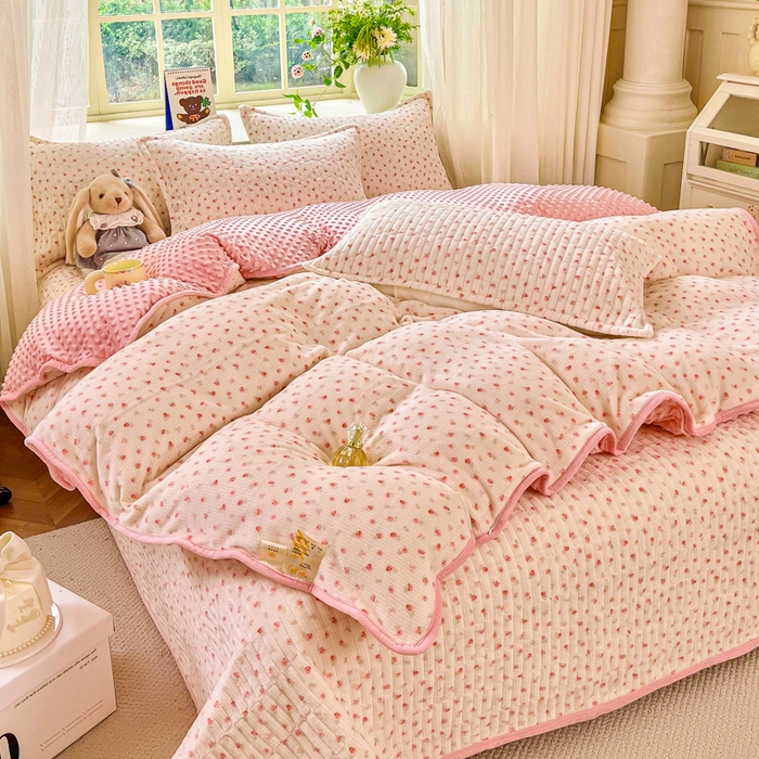 91家纺网 家纺一手货源 找家纺 尚美 2025新款豆豆绒高克重床盖被套四件套 花园