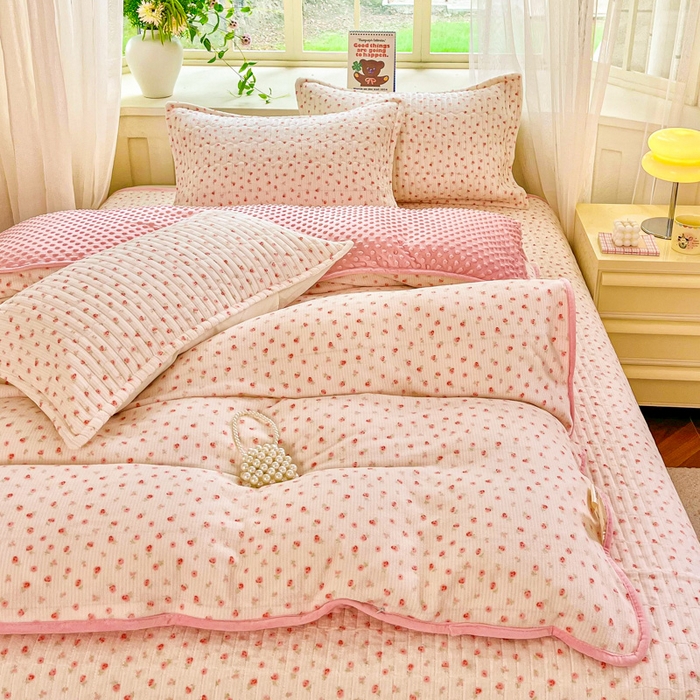 91家纺网 家纺一手货源 找家纺 尚美 2025新款豆豆绒高克重床盖被套四件套 花园