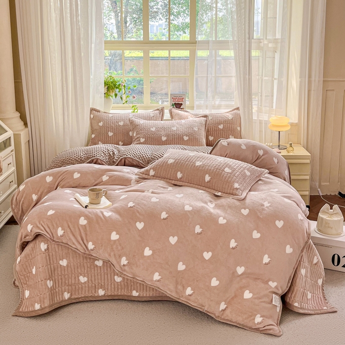 尚美 2025新款豆豆绒高克重床盖被套四件套 咖色爱心