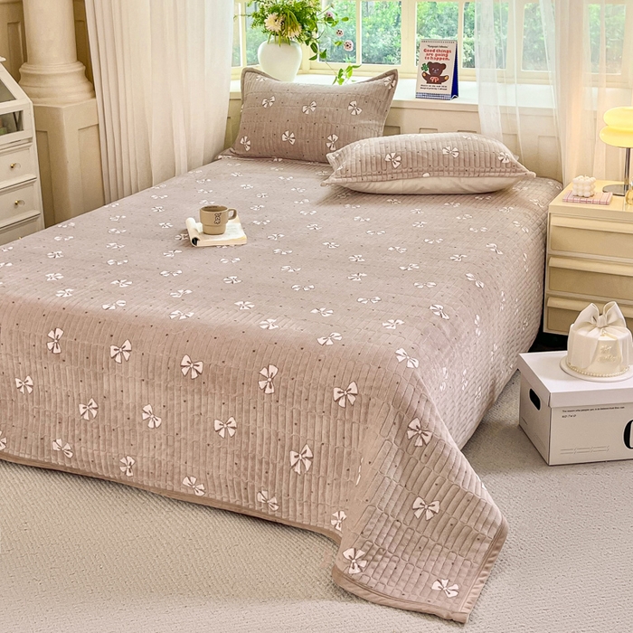 91家纺网 家纺一手货源 找家纺 尚美 2025新款豆豆绒高克重床盖被套四件套 咖色蝴蝶结