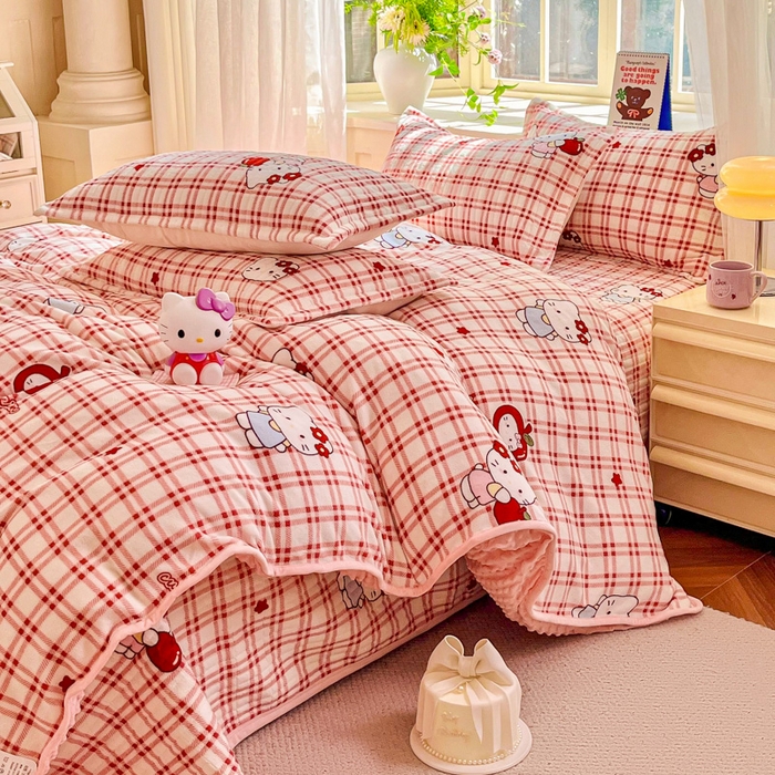 91家纺网 家纺一手货源 找家纺 尚美 2025新款豆豆绒高克重床盖被套四件套 苹果KT猫