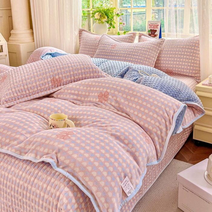 91家纺网 家纺一手货源 找家纺 尚美 2025新款豆豆绒高克重床盖被套四件套 甜心