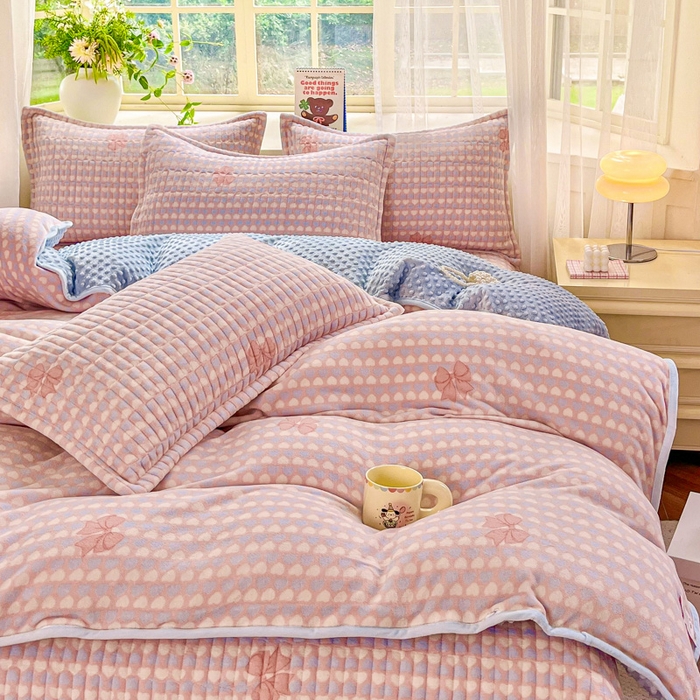 91家纺网 家纺一手货源 找家纺 尚美 2025新款豆豆绒高克重床盖被套四件套 甜心