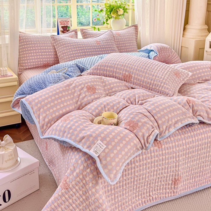 91家纺网 家纺一手货源 找家纺 尚美 2025新款豆豆绒高克重床盖被套四件套 甜心