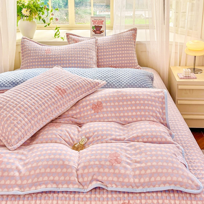 91家纺网 家纺一手货源 找家纺 尚美 2025新款豆豆绒高克重床盖被套四件套 甜心