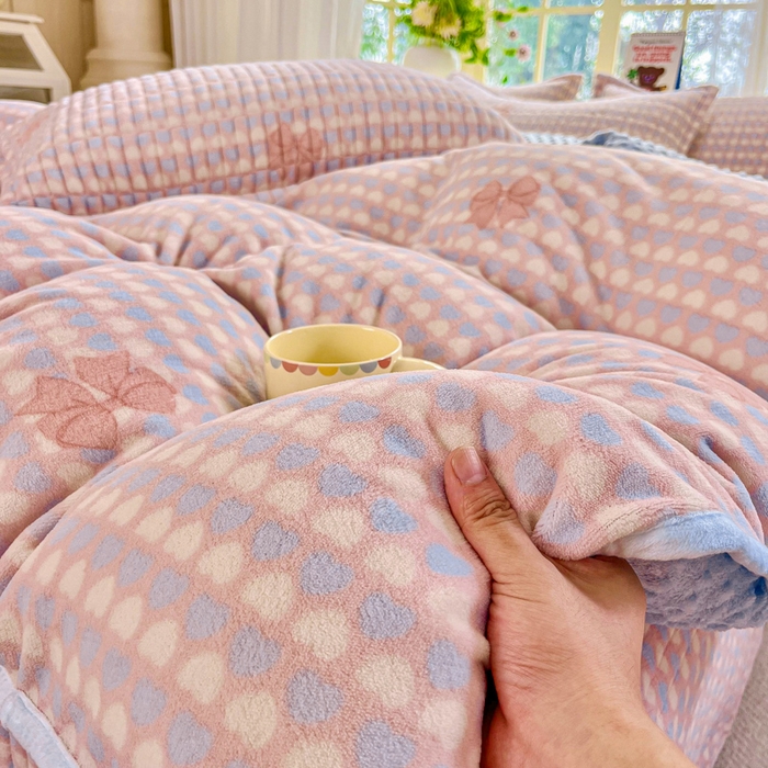 91家纺网 家纺一手货源 找家纺 尚美 2025新款豆豆绒高克重床盖被套四件套 甜心