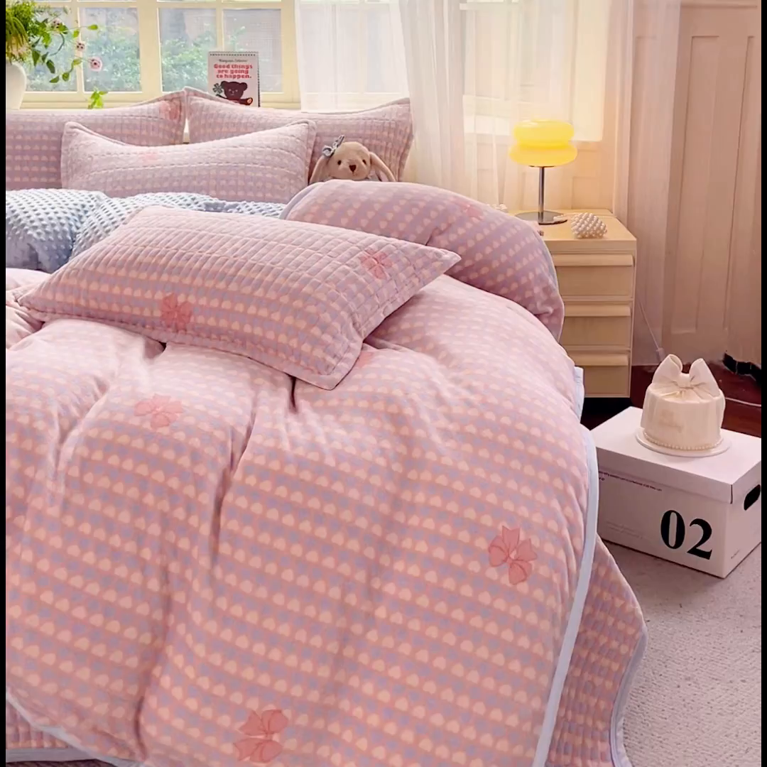 91家纺网 家纺一手货源 找家纺 尚美 2025新款豆豆绒高克重床盖被套四件套 甜心