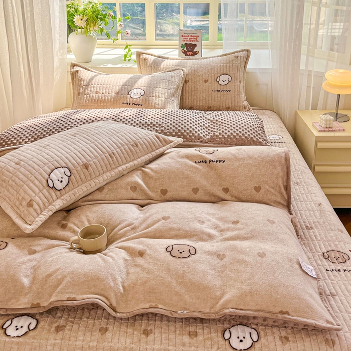 91家纺网 家纺一手货源 找家纺 尚美 2025新款豆豆绒高克重床盖被套四件套 心心狗