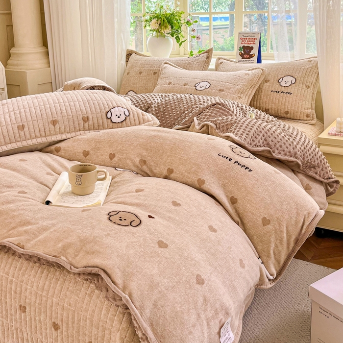 91家纺网 家纺一手货源 找家纺 尚美 2025新款豆豆绒高克重床盖被套四件套 心心狗