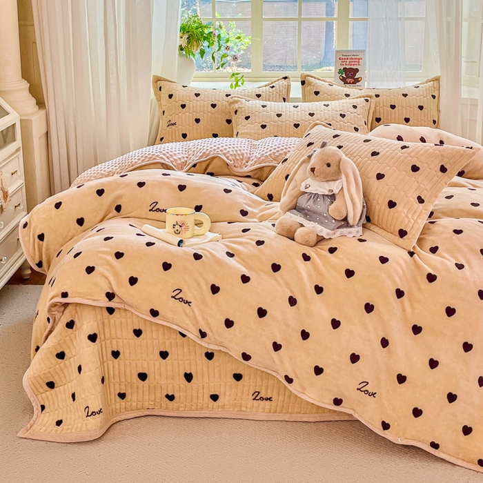 91家纺网 家纺一手货源 找家纺 尚美 2025新款豆豆绒高克重床盖被套四件套 心语