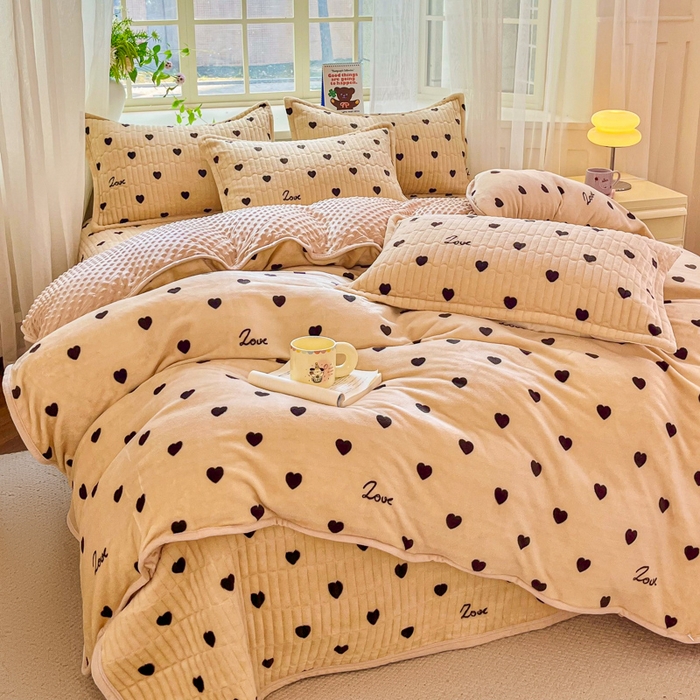 91家纺网 家纺一手货源 找家纺 尚美 2025新款豆豆绒高克重床盖被套四件套 心语