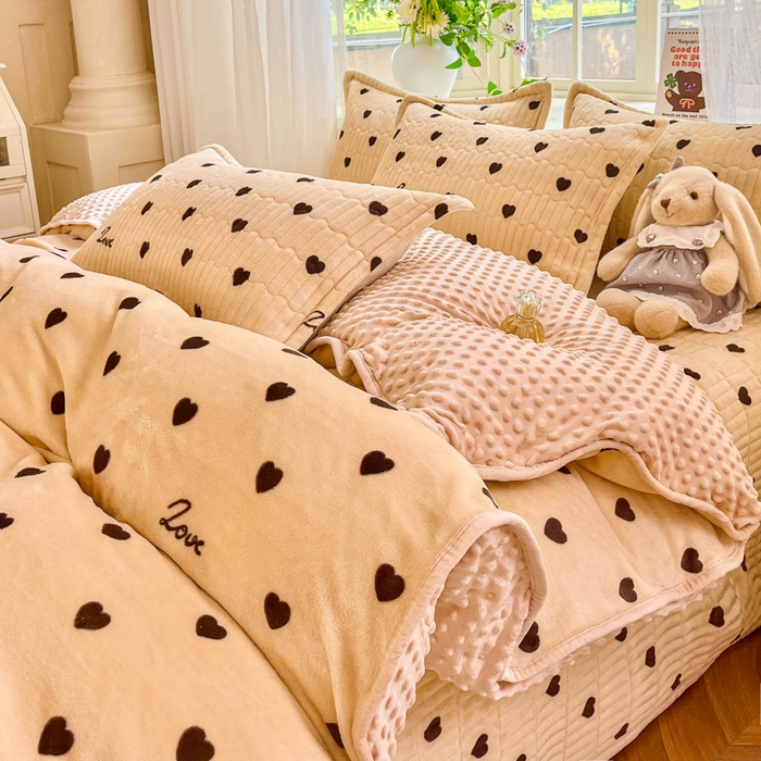 91家纺网 家纺一手货源 找家纺 尚美 2025新款豆豆绒高克重床盖被套四件套 心语