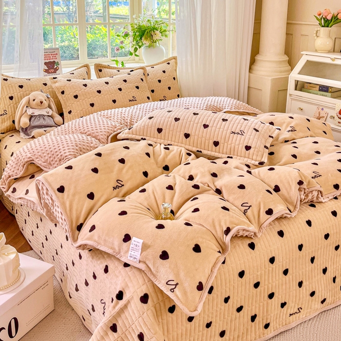 91家纺网 家纺一手货源 找家纺 尚美 2025新款豆豆绒高克重床盖被套四件套 心语