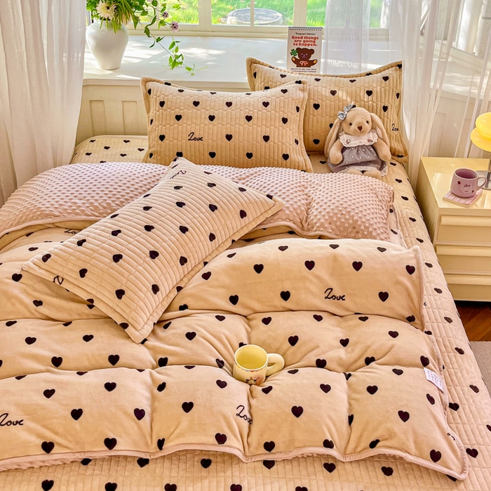 91家纺网 家纺一手货源 找家纺 尚美 2025新款豆豆绒高克重床盖被套四件套 心语