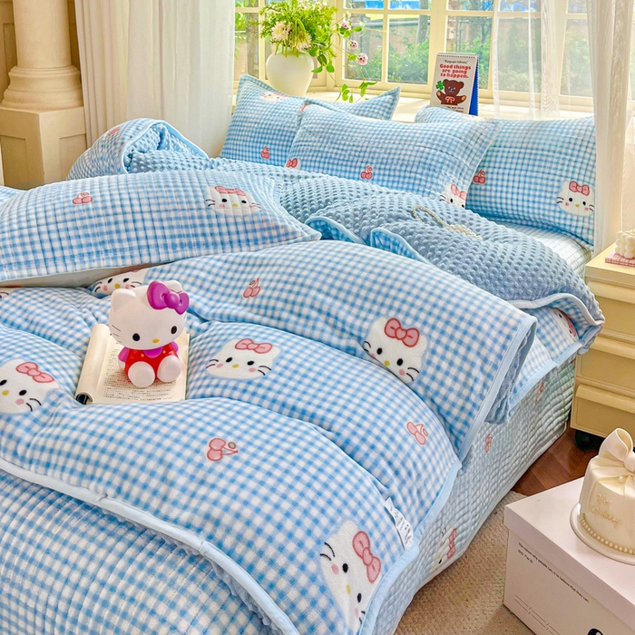 91家纺网 家纺一手货源 找家纺 尚美 2025新款豆豆绒高克重床盖被套四件套 樱桃KT猫