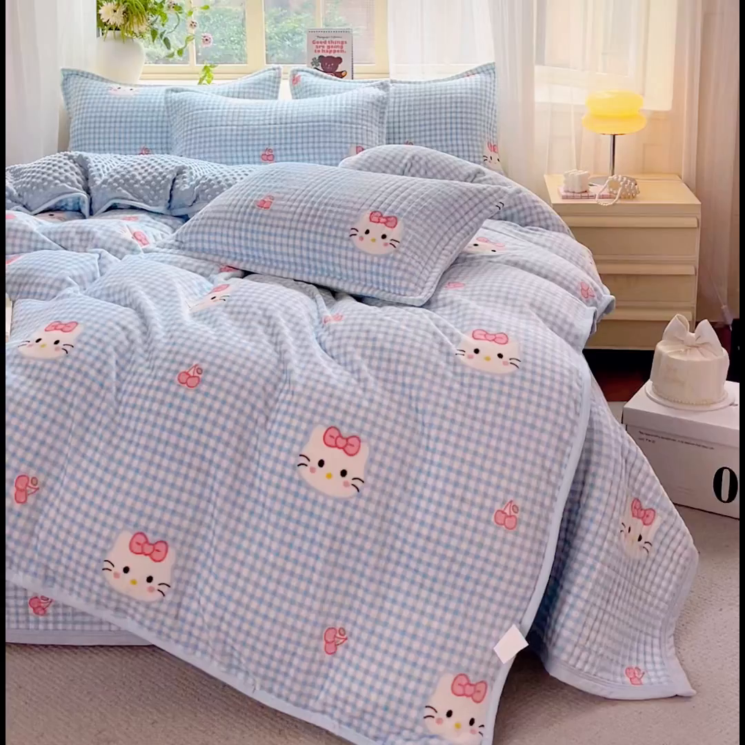 91家纺网 家纺一手货源 找家纺 尚美 2025新款豆豆绒高克重床盖被套四件套 樱桃KT猫