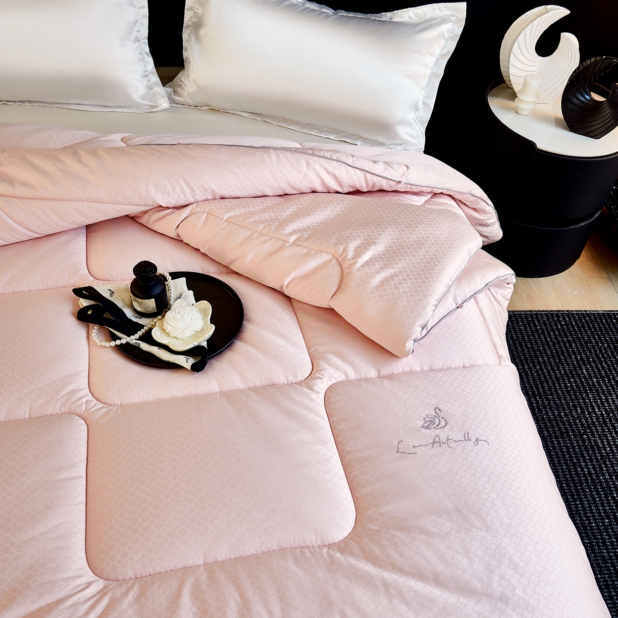 91家纺网 家纺一手货源 找家纺 CINNY馨宜 2025新款银离子抗菌蚕丝大豆春秋被冬被被子被芯 粉色