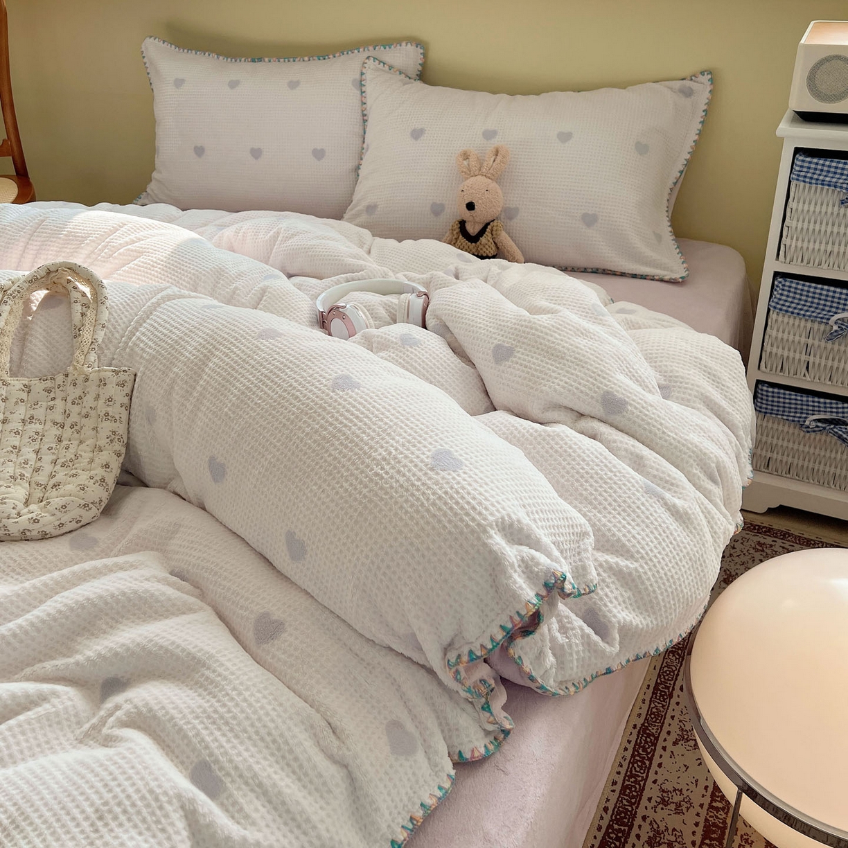 91家纺网 家纺一手货源 找家纺 （总）十里居 2025新款三角针爱心系列雕花牛奶绒四件套