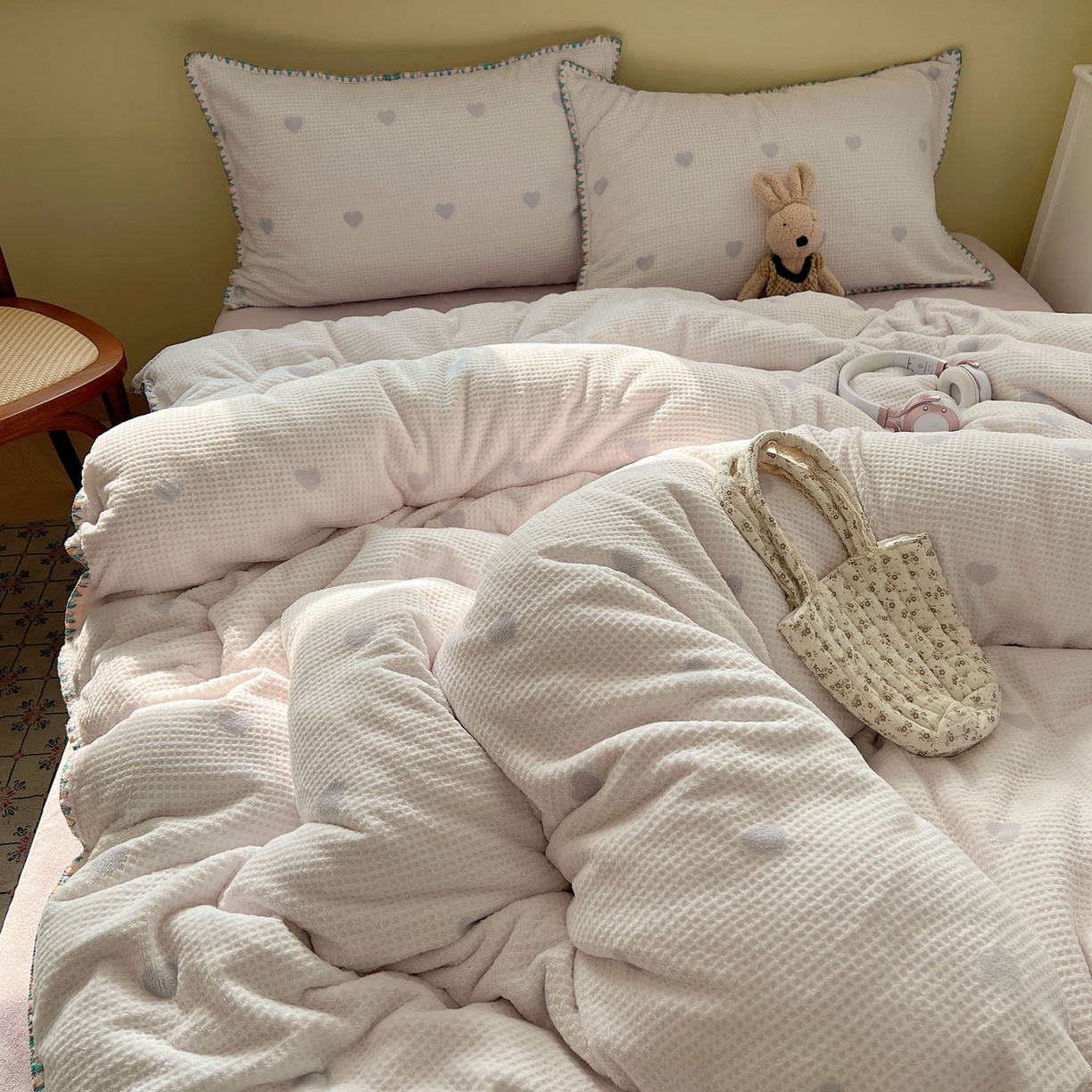 91家纺网 家纺一手货源 找家纺 （总）十里居 2025新款三角针爱心系列雕花牛奶绒四件套