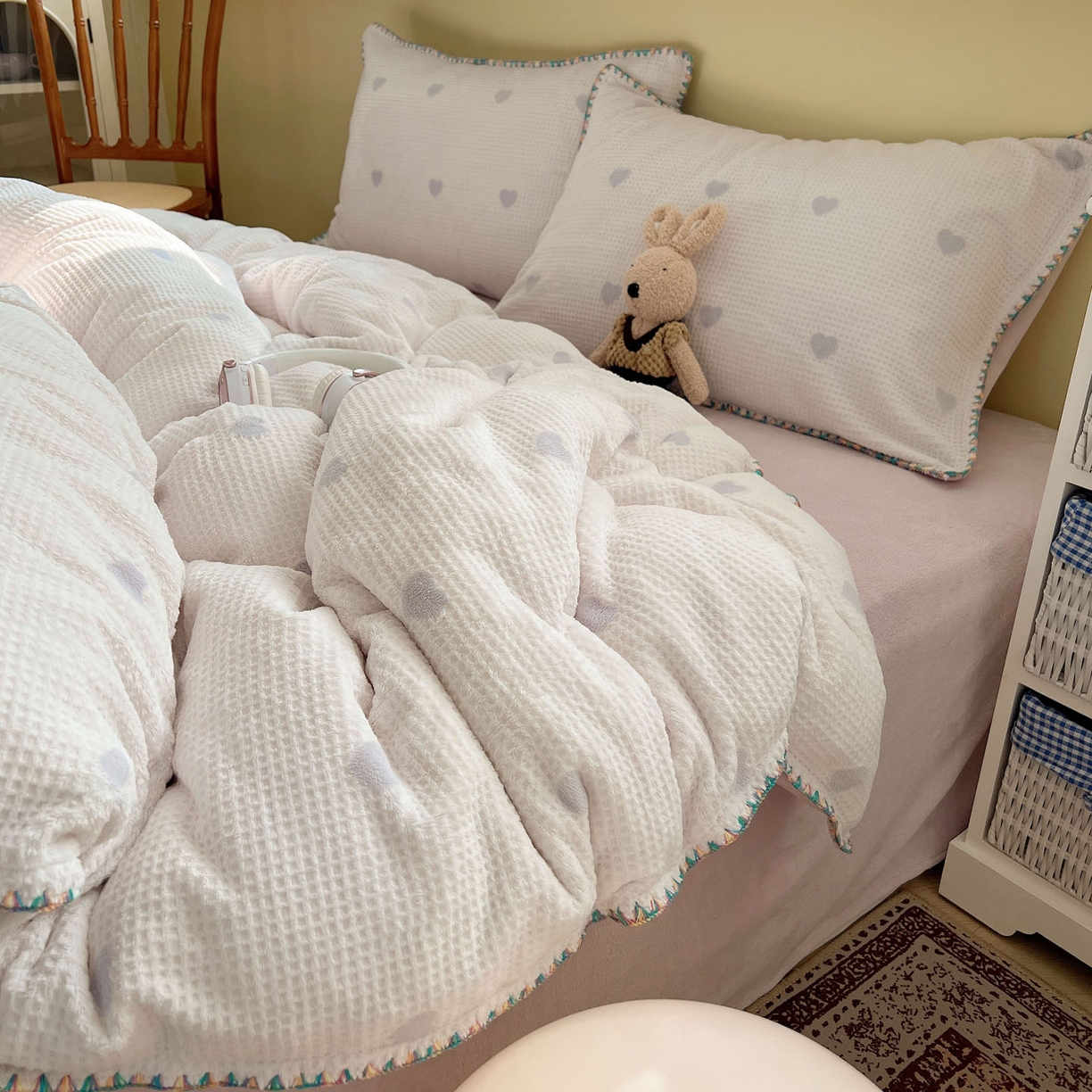 91家纺网 家纺一手货源 找家纺 （总）十里居 2025新款三角针爱心系列雕花牛奶绒四件套