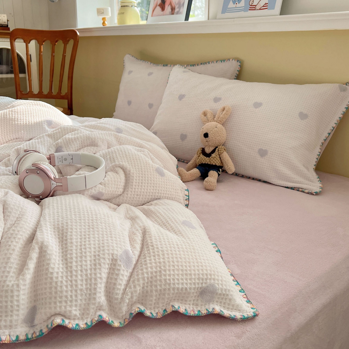 91家纺网 家纺一手货源 找家纺 （总）十里居 2025新款三角针爱心系列雕花牛奶绒四件套