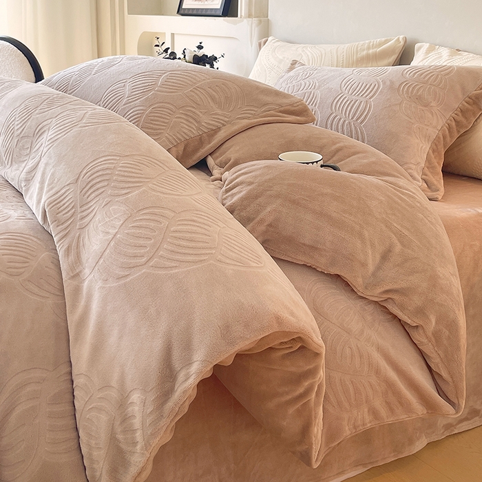 91家纺网 家纺一手货源 找家纺 乐蔻家纺 2025新款欧式烂花牛奶绒四件套-伊索 伊索-卡其