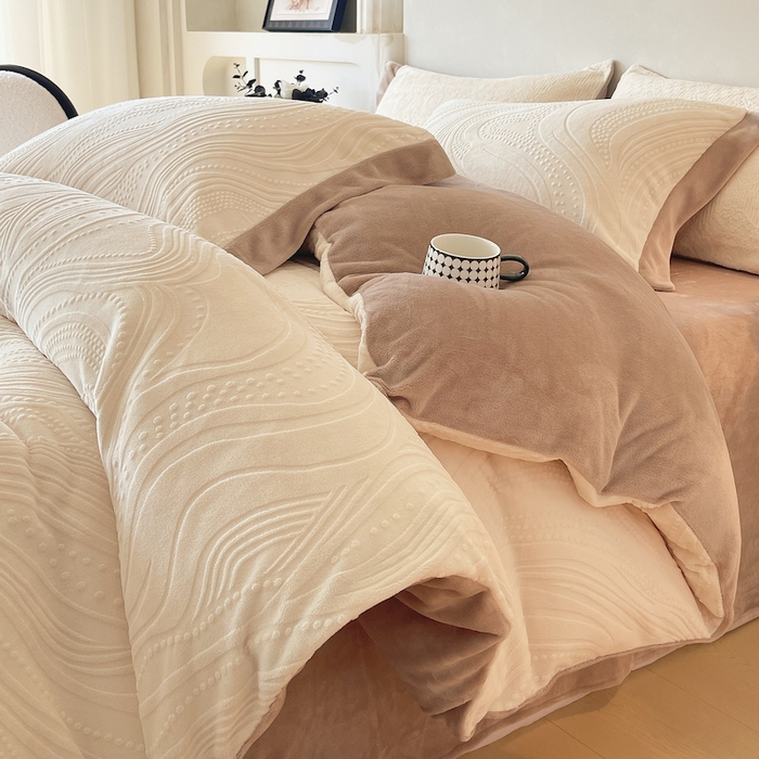 乐蔻家纺 2025新款欧式烂花牛奶绒四件套-弗洛 弗洛-奶白