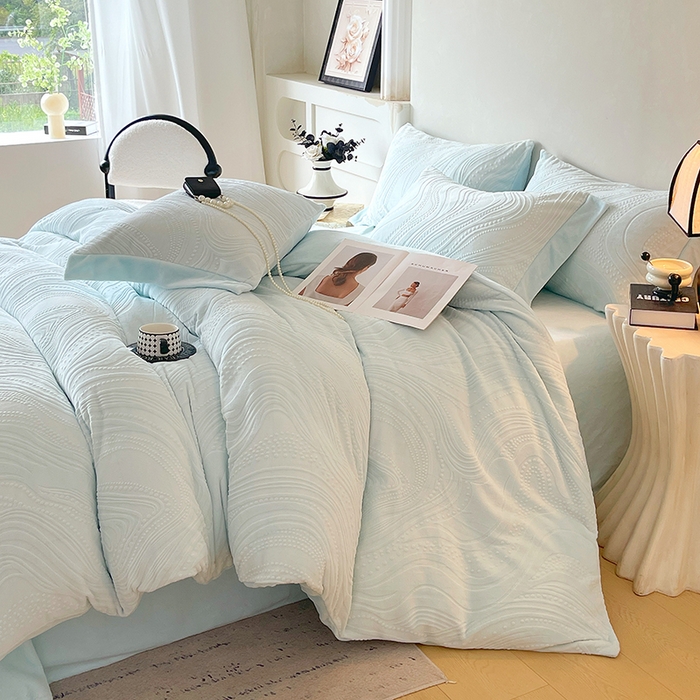 91家纺网 家纺一手货源 找家纺 乐蔻家纺 2025新款欧式烂花牛奶绒四件套-弗洛 弗洛-天青