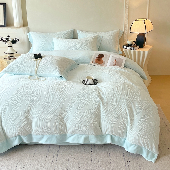 91家纺网 家纺一手货源 找家纺 乐蔻家纺 2025新款欧式烂花牛奶绒四件套-弗洛 弗洛-天青