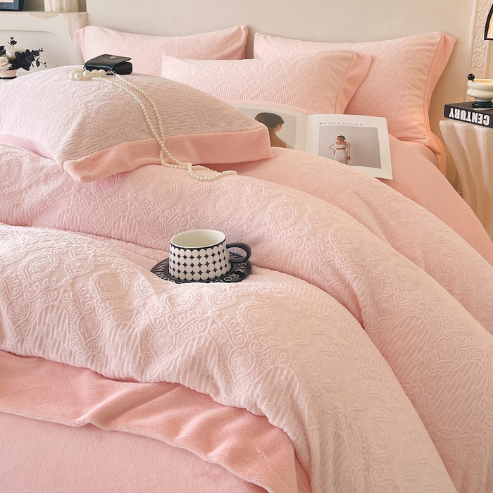 91家纺网 家纺一手货源 找家纺 （总）乐蔻家纺 2025新款欧式烂花牛奶绒四件套-艾拉