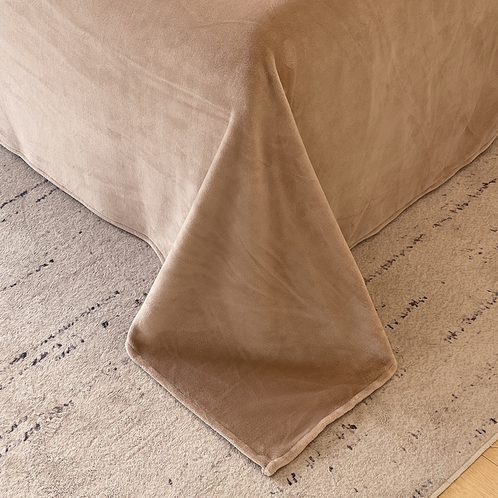 91家纺网 家纺一手货源 找家纺 乐蔻家纺 2025新款欧式烂花牛奶绒四件套-艾拉 艾拉-奶白