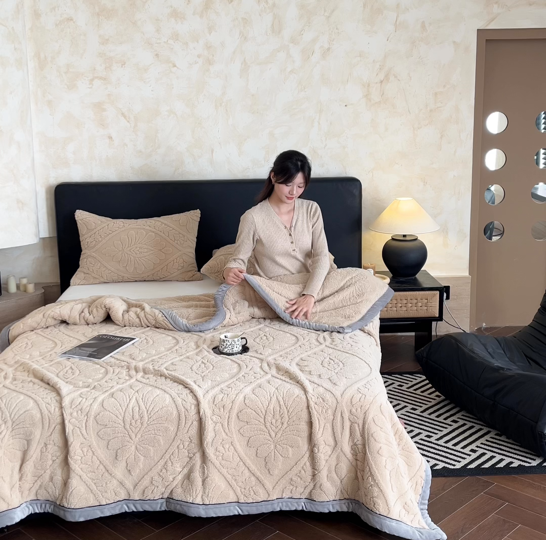 91家纺网 家纺一手货源 找家纺 （总）莱家富 2025新款塔芙绒舒棉绒单层毯-繁花系列（可供跨境外贸抽空压缩爆款首选）