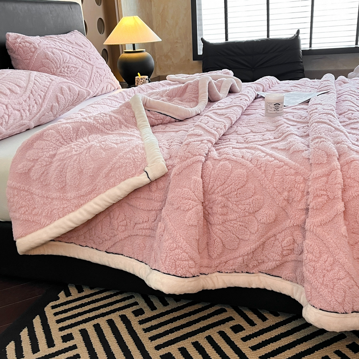 91家纺网 家纺一手货源 找家纺 莱家富 2026新款塔芙绒舒棉绒单层毯-繁花系列（可供跨境外贸抽空压缩爆款首选） 繁花-公主粉