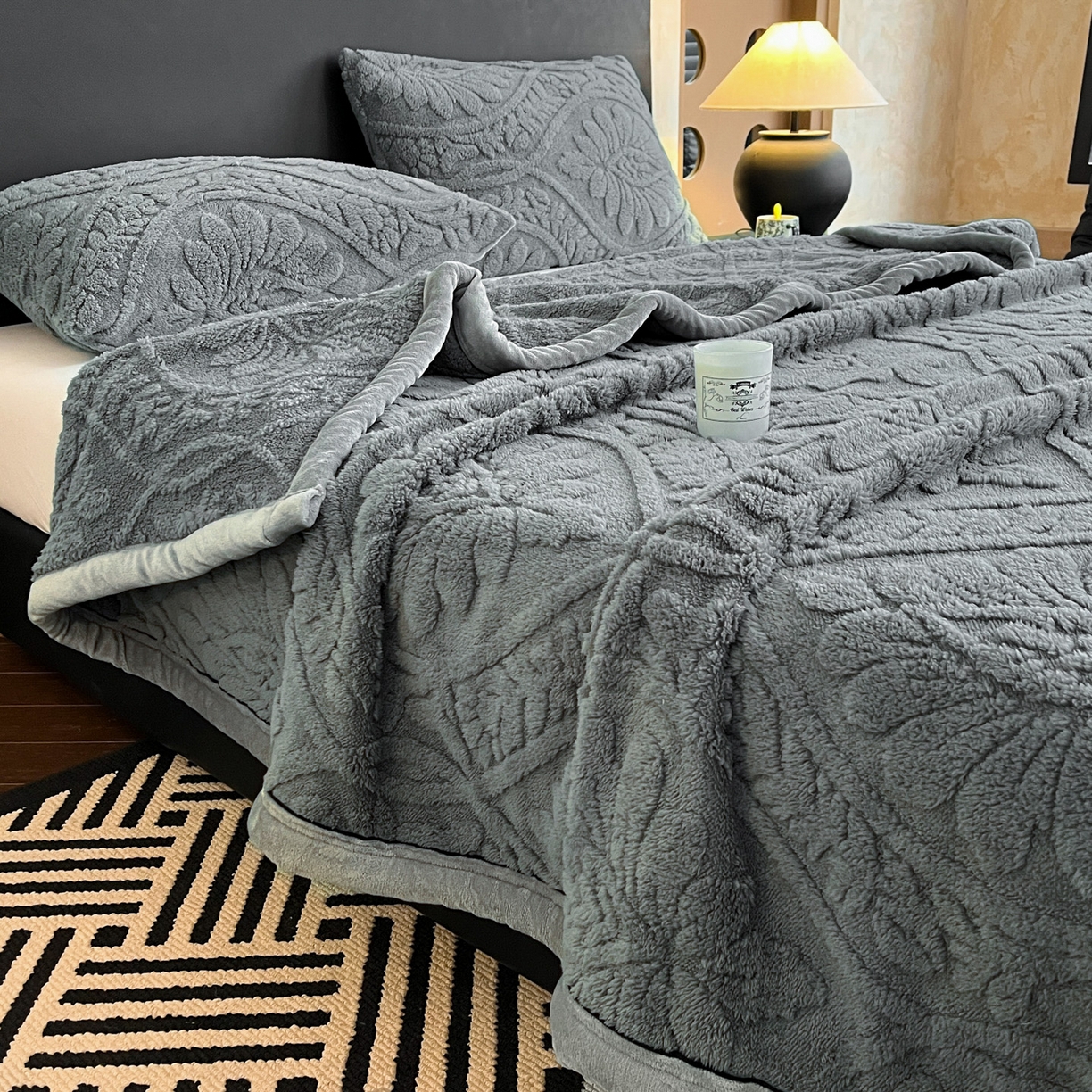 91家纺网 家纺一手货源 找家纺 莱家富 2026新款塔芙绒舒棉绒单层毯-繁花系列（可供跨境外贸抽空压缩爆款首选） 繁花-深灰