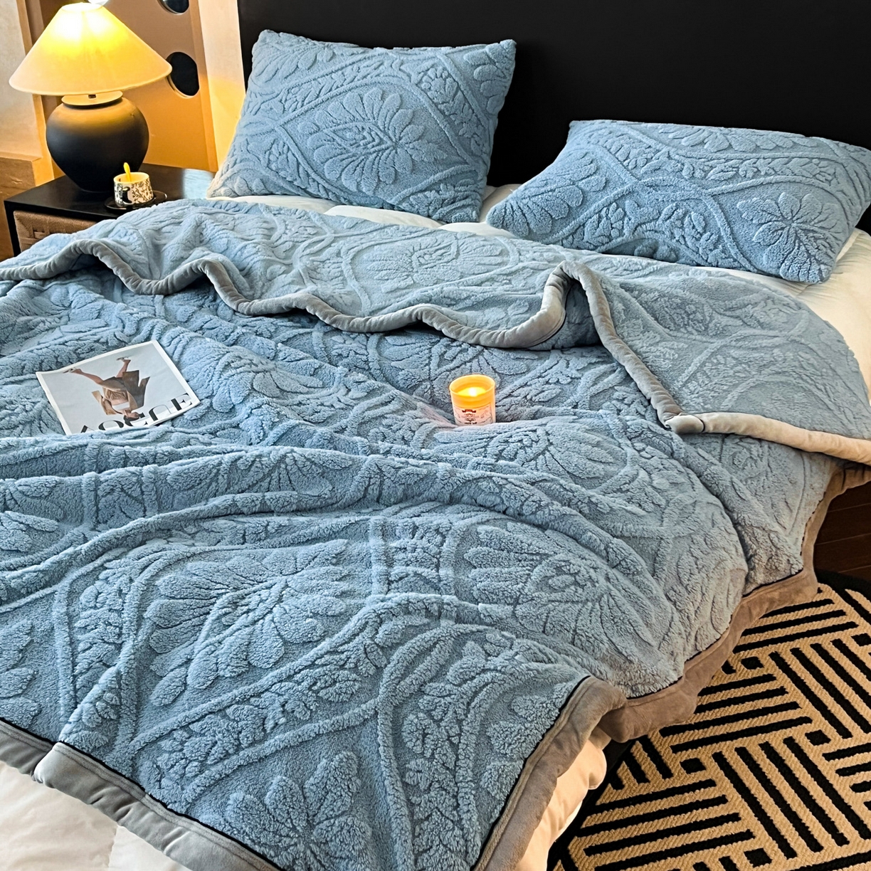 91家纺网 家纺一手货源 找家纺 莱家富 2026新款塔芙绒舒棉绒单层毯-繁花系列（可供跨境外贸抽空压缩爆款首选） 繁花-午夜蓝