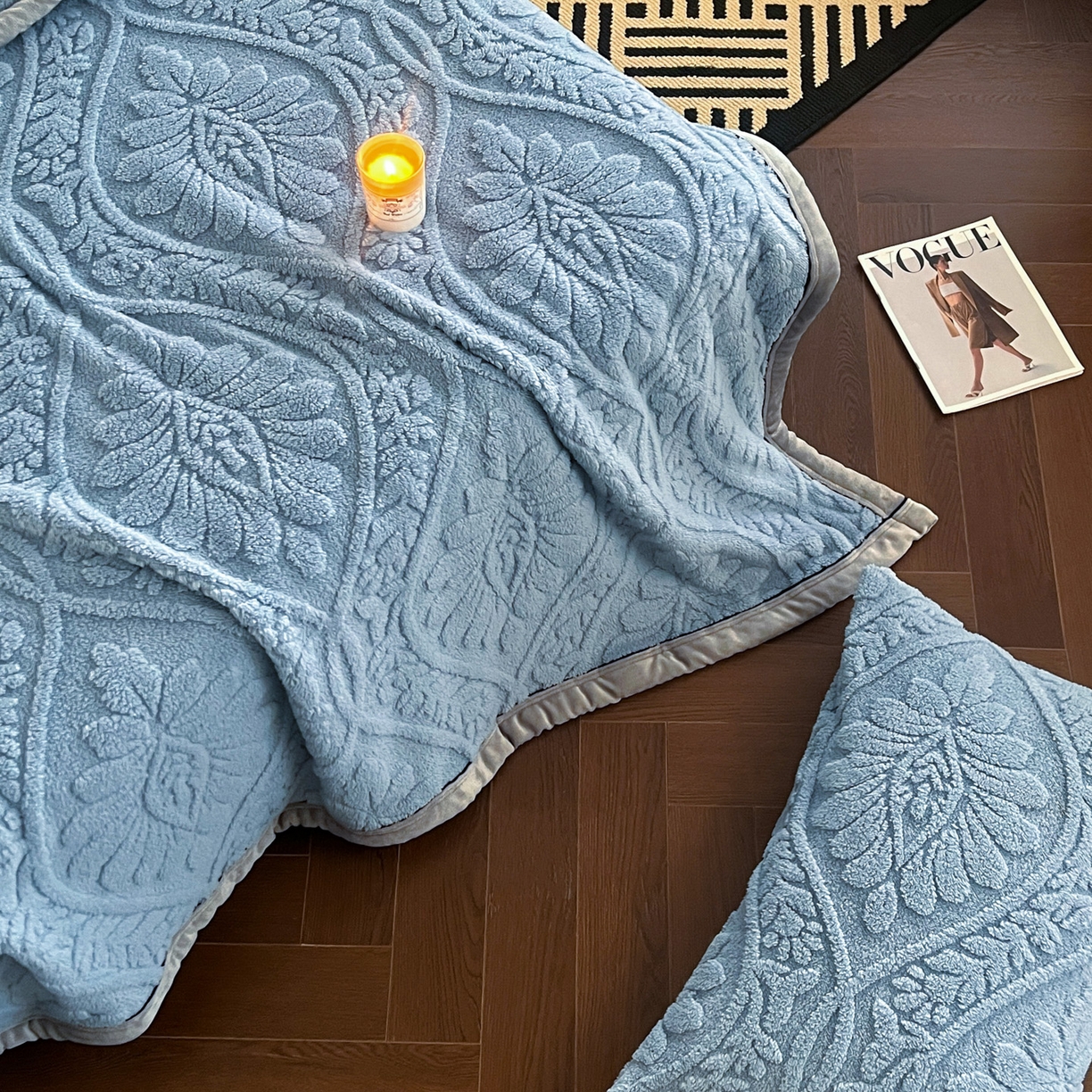91家纺网 家纺一手货源 找家纺 莱家富 2026新款塔芙绒舒棉绒单层毯-繁花系列（可供跨境外贸抽空压缩爆款首选） 繁花-午夜蓝
