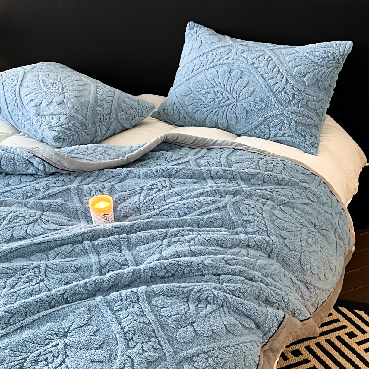 91家纺网 家纺一手货源 找家纺 莱家富 2026新款塔芙绒舒棉绒单层毯-繁花系列（可供跨境外贸抽空压缩爆款首选） 繁花-午夜蓝