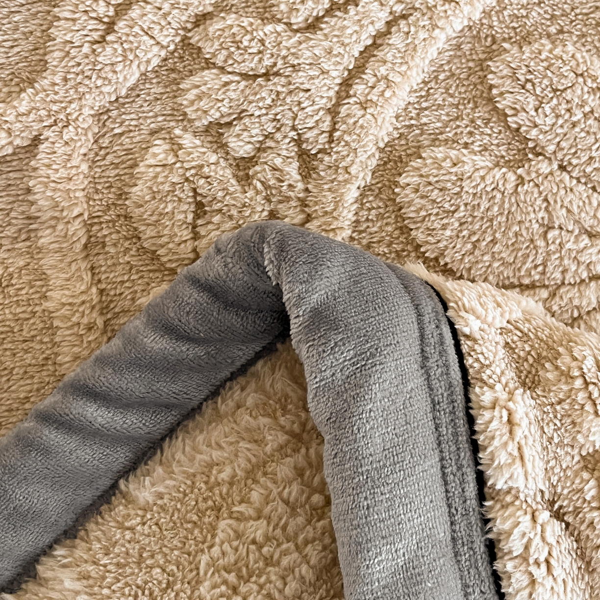 91家纺网 家纺一手货源 找家纺 莱家富 2026新款塔芙绒舒棉绒单层毯-繁花系列（可供跨境外贸抽空压缩爆款首选） 繁花-香槟咖