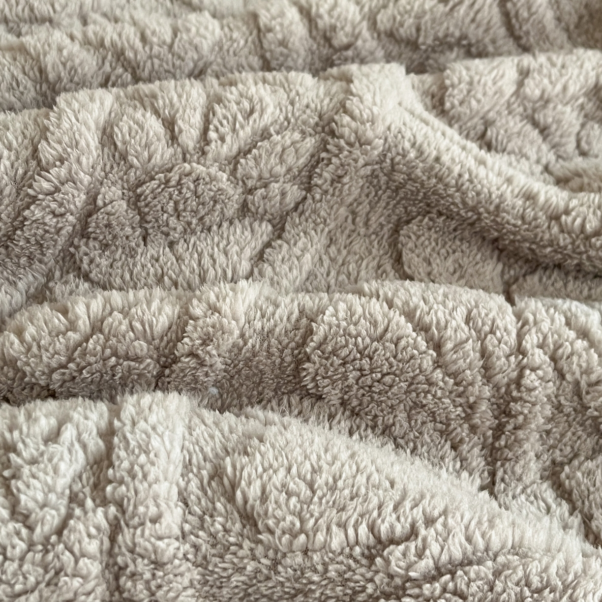 91家纺网 家纺一手货源 找家纺 莱家富 2026新款塔芙绒舒棉绒单层毯-繁花系列（可供跨境外贸抽空压缩爆款首选） 繁花-月影灰