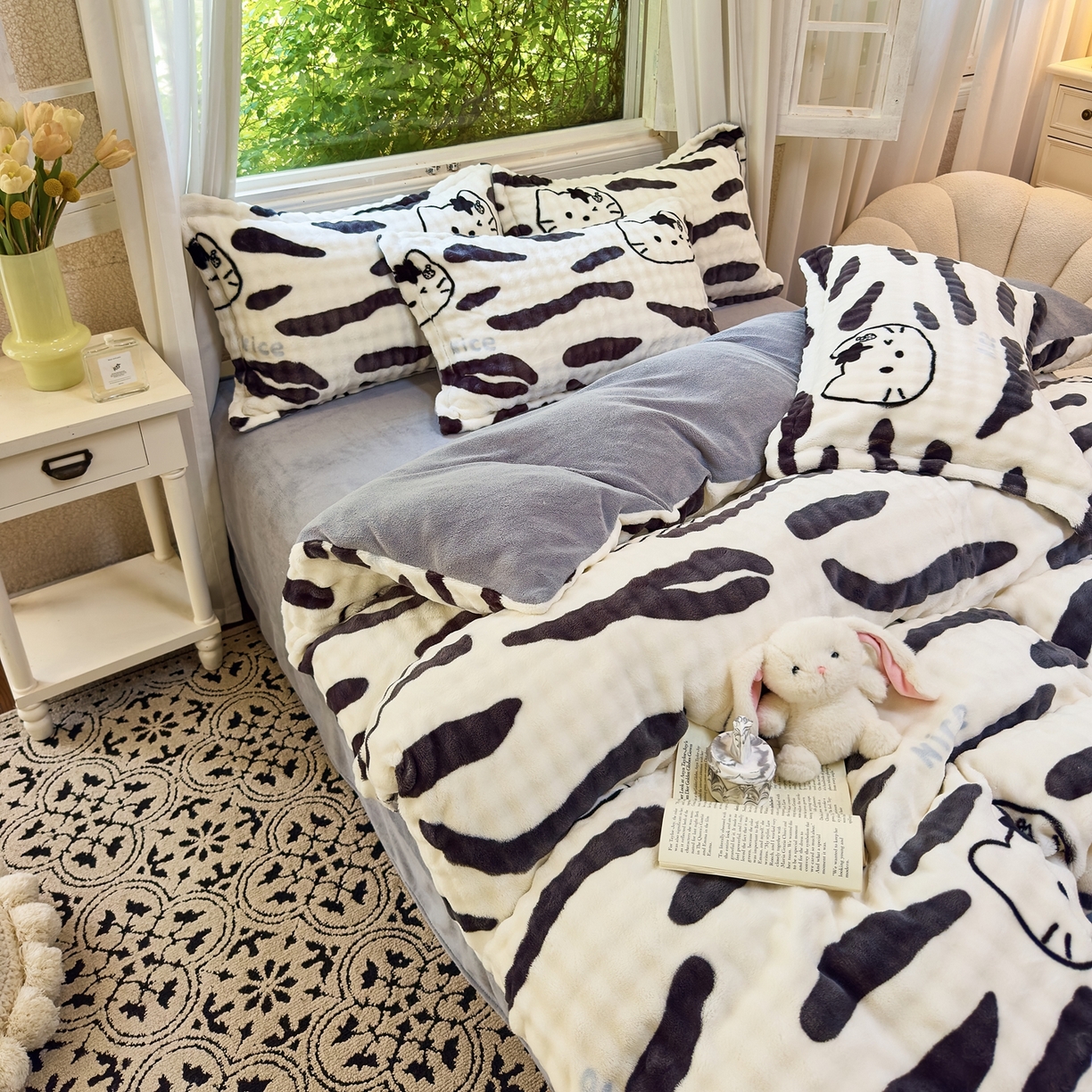 91家纺网 家纺一手货源 找家纺 梦莱斯 2025秋冬新款高克重牛奶绒四件套 斑马猫