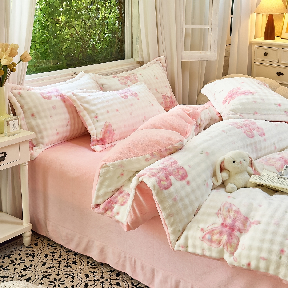 91家纺网 家纺一手货源 找家纺 梦莱斯 2025秋冬新款高克重牛奶绒四件套 蝶恋