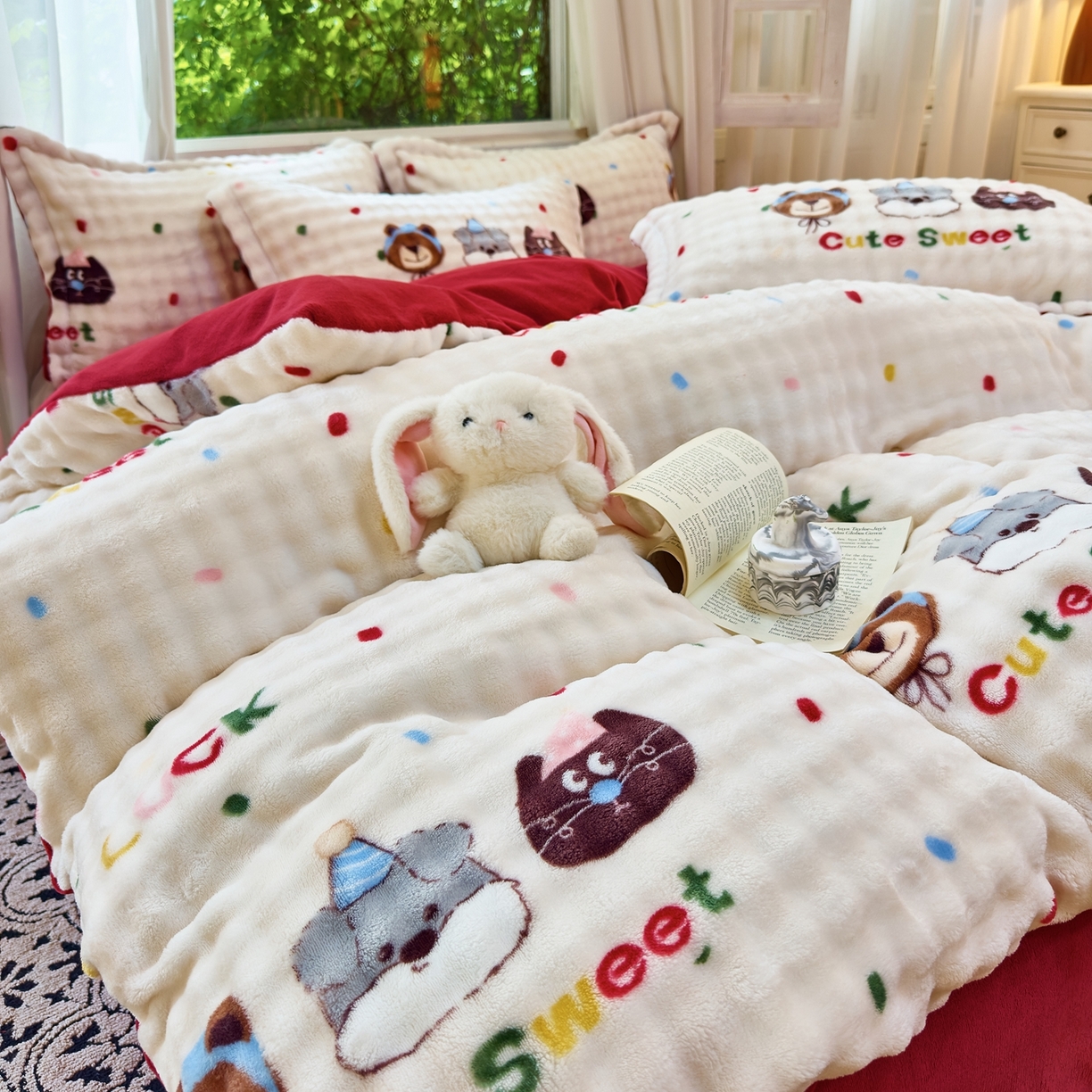 91家纺网 家纺一手货源 找家纺 梦莱斯 2025秋冬新款高克重牛奶绒四件套 狗狗伙伴